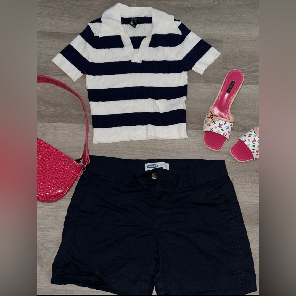 mid rise old navy shorts in navy blue